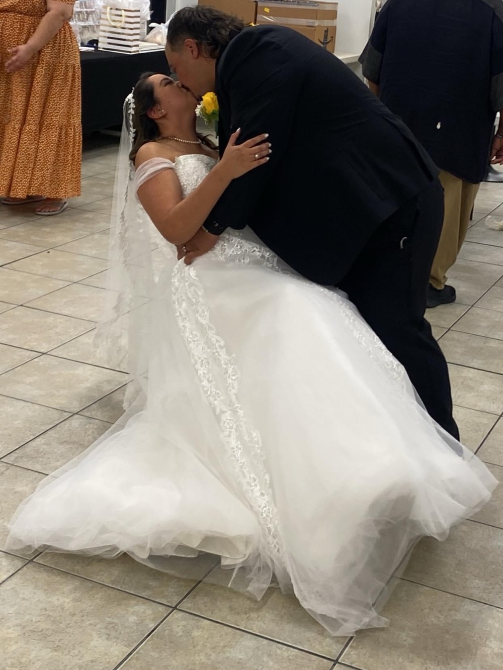 Elegant White Off-Shoulder Lace Wedding Dress - Picture 5 of 5